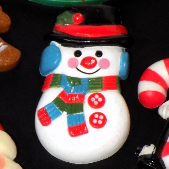 Lot 8 Vintage Hallmark, Gibson & Avon Christmas Brooches & Fragrance Pin Bundle - Picture 5 of 13